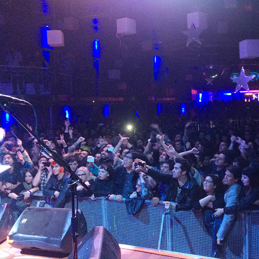 Glass attack last night at Santiago,	Club Blondie in Chile. No reflection on the rest of the crowd. Great gig. It lives. 